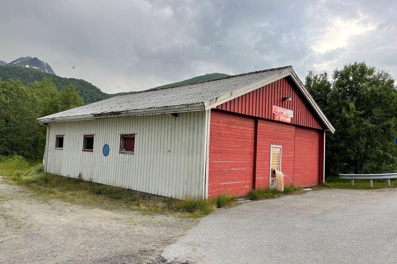 Garasjebygg sentralt i Tresfjord